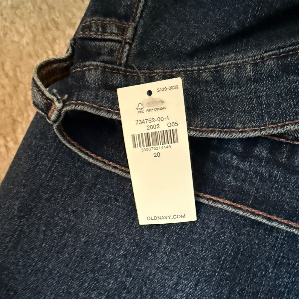 Old Navy Mid-Rise Boyfriend Crops, Size 20, New with Tags - Picture 5 of 5
